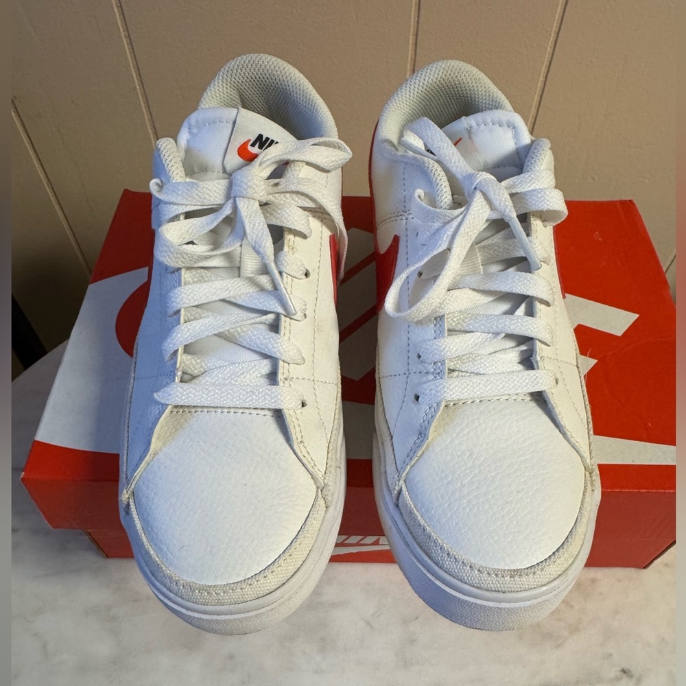 Like NEW Nike Court Legacy Women Athletic Shoes - worn once